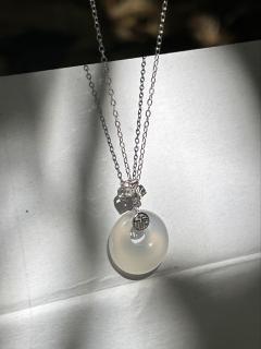 救命我这会发光的和田玉吊坠!!